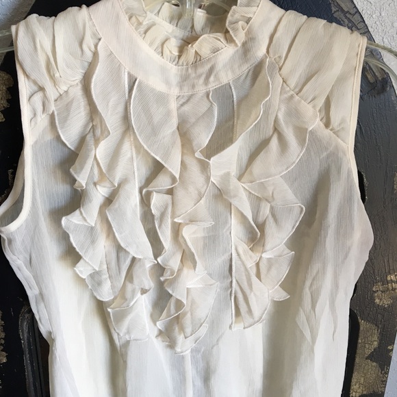 ❌SOLD❌Dressy sleeveless blouse - Picture 2 of 5